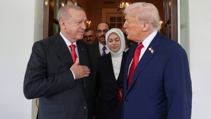 Erdoğan, 6 yıl sonra Beyaz Saray'da: Trump, F-35'e yeşil ışık yaktı, "Yaptırımlar her an kalkabilir" dedi 3 Erdoğan, 6 yıl sonra Beyaz Saray'da: Trump, F-35'e yeşil ışık yaktı, "Yaptırımlar her an kalkabilir" dedi