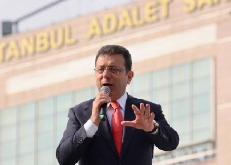 İmamoğlu’na tutuklama kararı veren mahkemenin hâkimi izin aldı, duruşmaya başka hâkim baktı
