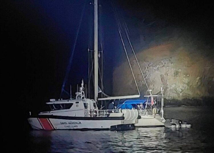 Fethiye'de 4 göçmen kaçakçısı ve 35 düzensiz göçmen yakalandı 1 Fethiye’de 4 göçmen kaçakçısı ve 35 düzensiz göçmen yakalandı