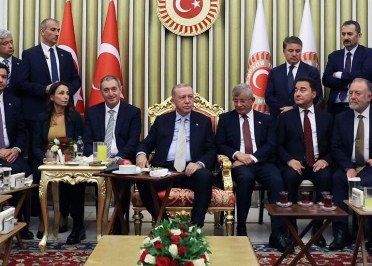 Fatma Zehra Fidan yazdı I Bir fotoğrafın düşündürdükleri ve umut 1 Fatma Zehra Fidan yazdı I Bir fotoğrafın düşündürdükleri ve umut