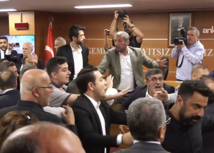 CHP'den Bayrampaşa kararına tepki: Karara itiraz edilecek 1 CHP’den Bayrampaşa kararına tepki: Karara itiraz edilecek