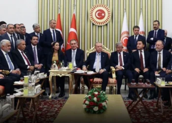Özgür Özel: ‘O fotoğrafları Erdoğan çektirip servis ettirdi’