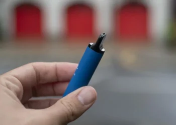 Elektronik sigara, sigara içmeyen gençleri hedef alıyor 10 Elektronik sigara, sigara içmeyen gençleri hedef alıyor