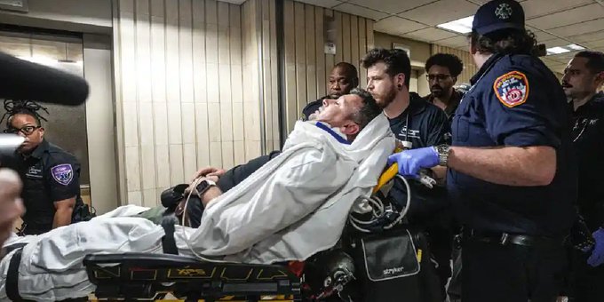 New York'ta polisten AA kameramanına sert müdahale: Hastaneye kaldırıldı 1 New York’ta polisten AA kameramanına sert müdahale: Hastaneye kaldırıldı
