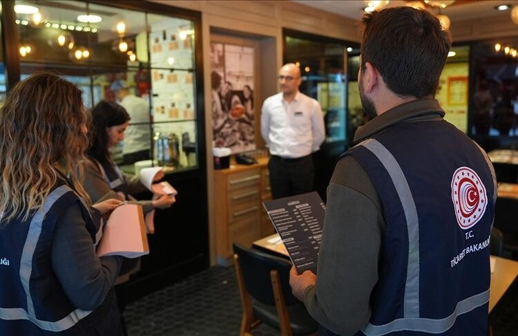 Bakanlıktan kafe ve lokantalarda fahiş fiyatlı su denetimi 1 Bakanlıktan kafe ve lokantalarda fahiş fiyatlı su denetimi