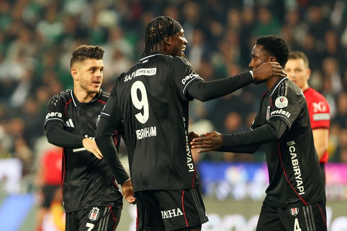 Beşiktaş Konya'da moral buldu: 2-0 1 Beşiktaş Konya’da moral buldu: 2-0