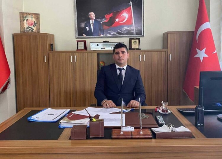 Evli olduğu kadını darbeden Mudurnu İlçe Emniyet Müdürü tutuklandı 1 Evli olduğu kadını darbeden Mudurnu İlçe Emniyet Müdürü tutuklandı