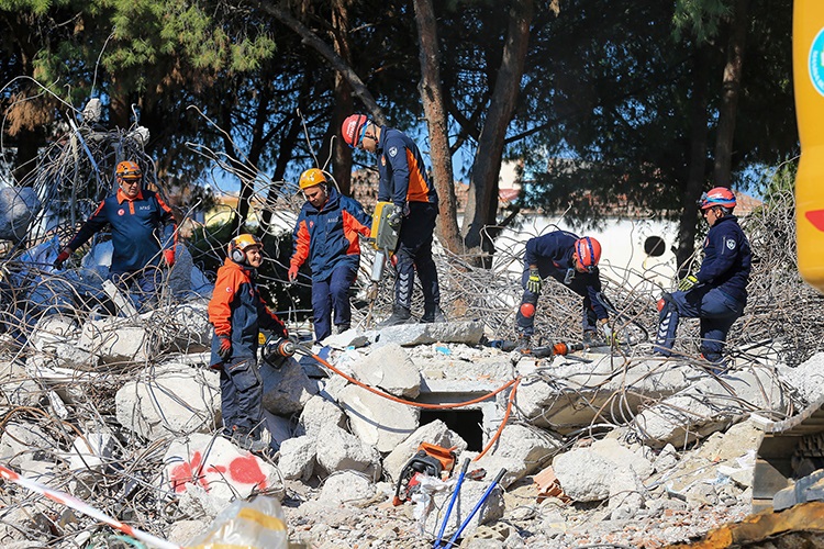 AFAD ekipleri İzmir ve Manisa'da deprem tatbikatı yaptı 1 AFAD ekipleri İzmir ve Manisa’da deprem tatbikatı yaptı