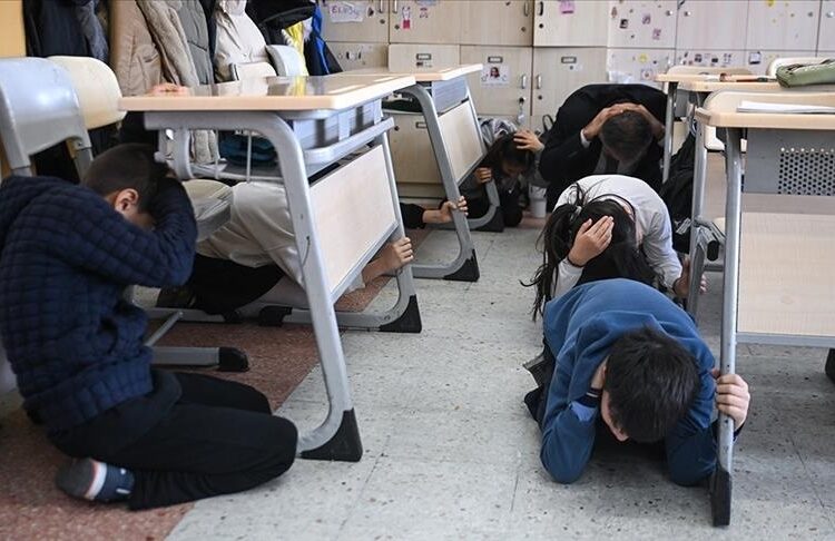 Afetlere karşı okullarda eş zamanlı tatbikat yapılacak