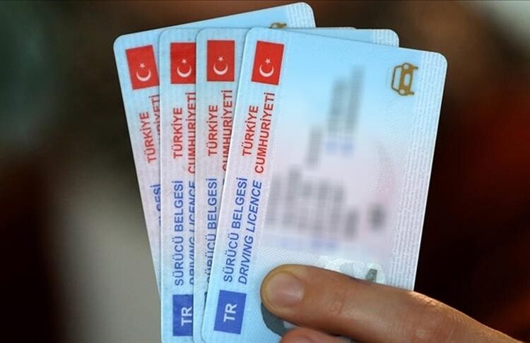 Son 3 hafta: Yenilenmeyen eski tip ehliyet sayısı 2 milyon 1 Son 3 hafta: Yenilenmeyen eski tip ehliyet sayısı 2 milyon