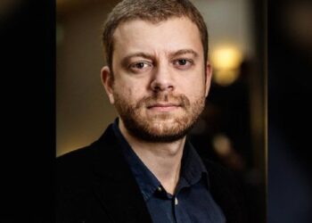 Akademisyen Emrah Gülsunar gözaltına alındı