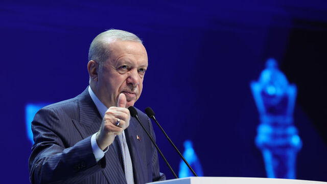 İktidara yakın gazeteci: Erdoğan'ın yeniden adaylığı için iki senaryo var 1 İktidara yakın gazeteci: Erdoğan’ın yeniden adaylığı için iki senaryo var
