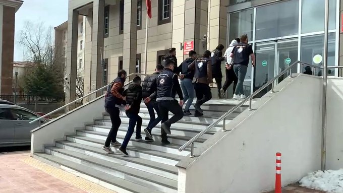 169 göçmen kaçakçılığı organizatörü yakalandı 1 169 göçmen kaçakçılığı organizatörü yakalandı