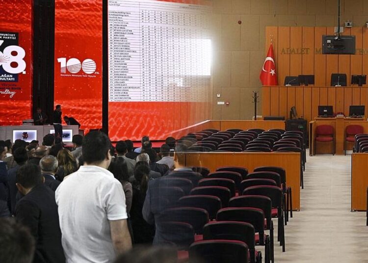 Mahkeme CHP'nin kurultay davası için büyük salon talep etti 1 Mahkeme CHP’nin kurultay davası için büyük salon talep etti