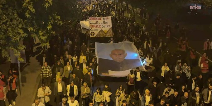 Diyarbakır’da 'Öcalan’a ‘özgürlük’ yürüyüşü nedeniyle 6 tutuklama 1 Diyarbakır’da ‘Öcalan’a ‘özgürlük’ yürüyüşü nedeniyle 6 tutuklama