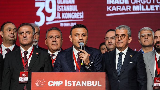 CHP'nin Olağan İstanbul İl Kongresinde Özgür Çelik yeniden il başkanı seçildi 1 CHP’nin Olağan İstanbul İl Kongresinde Özgür Çelik yeniden il başkanı seçildi