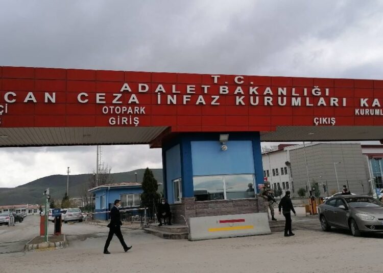 TBMM raporu: Sincan Cezaevi'nde 28 kişilik koğuşlarda 56 kişi kalıyor 1 TBMM raporu: Sincan Cezaevi’nde 28 kişilik koğuşlarda 56 kişi kalıyor