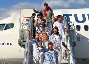 15’i Türk, 163 aktivist daha serbest bırakıldı