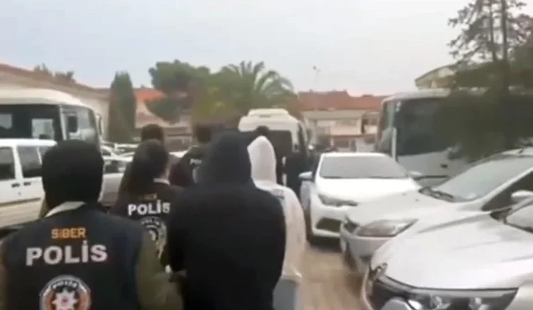 17 ildeki operasyonlarda 189 gözaltı 1 17 ildeki operasyonlarda 189 gözaltı