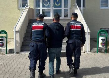 İstanbul merkezli FETÖ operasyonu: 5 doktor tutuklandı