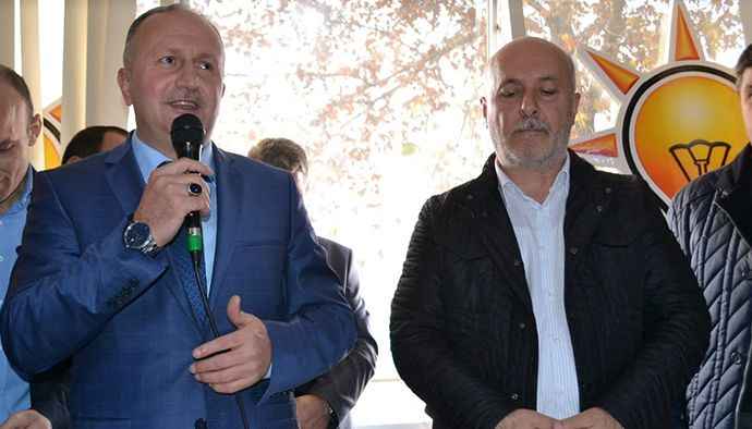 Dilovası'ndaki patlamada görevden alınan İŞKUR müdürü, AKP’li Yılmaz’ın kuzeni çıktı 1 Dilovası’ndaki patlamada görevden alınan İŞKUR müdürü, AKP’li Yılmaz’ın kuzeni çıktı