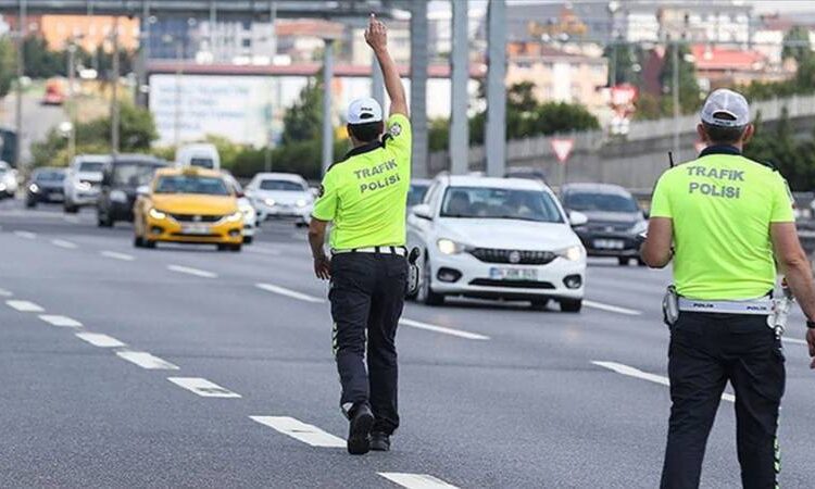 İstanbul Maratonu için bazı yollar trafiğe kapatıldı 1 İstanbul Maratonu için bazı yollar trafiğe kapatıldı