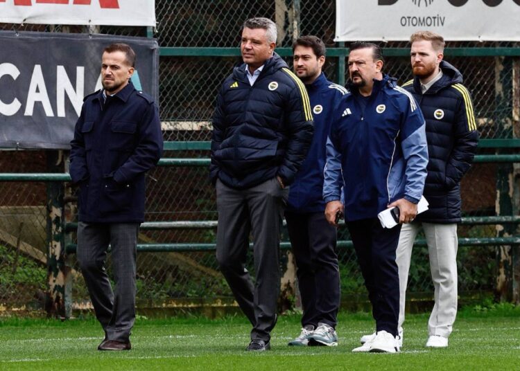Sadettin Saran, elini cebine attı: Derbi için dev prim sözü 1 Sadettin Saran, elini cebine attı: Derbi için dev prim sözü