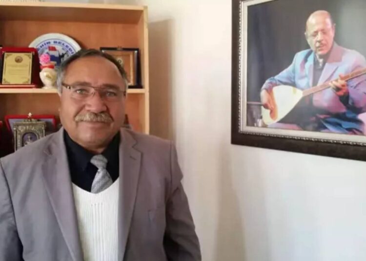‘UNESCO Yaşayan İnsan Hazinesi’ ünvanlı davul ustası Adem Göçer, hayatını kaybetti