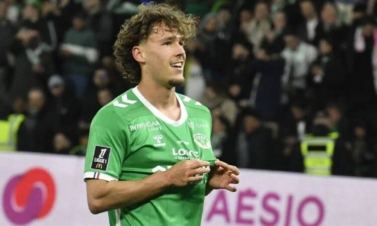 Avrupa devlerinin peşinde olduğu Lucas Stassin'e Fenerbahçe de kanca attı 1 Avrupa devlerinin peşinde olduğu Lucas Stassin’e Fenerbahçe de kanca attı