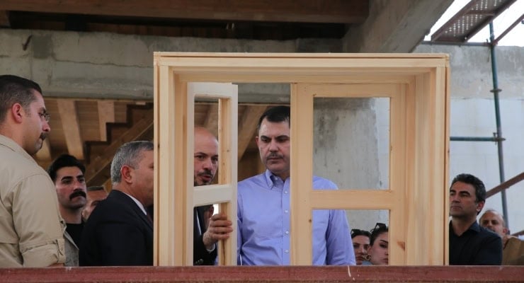 Bakan Kurum 'söz verdi': Tüm depremzedeler önümüzdeki aya kadar evlerine kavuşacak 1 Bakan Kurum ‘söz verdi’: Tüm depremzedeler önümüzdeki aya kadar evlerine kavuşacak