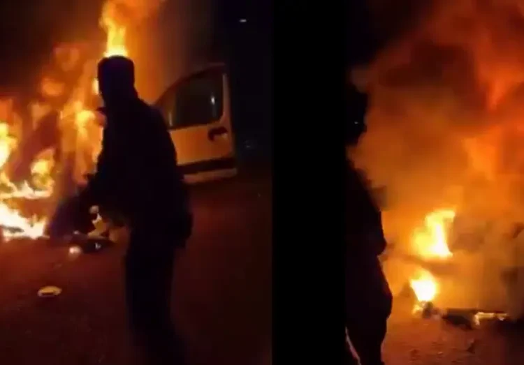 Gaziantep'te araç yandı: 5 kişiyi araçtan infaz memuru kurtardı 1 Gaziantep’te araç yandı: 5 kişiyi araçtan infaz memuru kurtardı