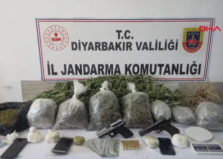 Organize suç örgütlerine iki haftada 12 operasyon: 68 tutuklama 1 Organize suç örgütlerine iki haftada 12 operasyon: 68 tutuklama