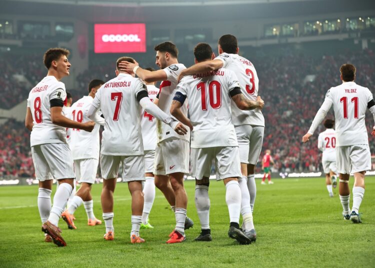 Milli Takım'da 8 yıl sonra bir ilk: FIFA sıralamasındaki yeri değişti 1 Milli Takım’da 8 yıl sonra bir ilk: FIFA sıralamasındaki yeri değişti