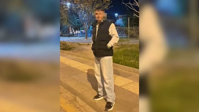 Lise bahçesinde dehşet: Bir öğrenci bıçaklandı 1 Lise bahçesinde dehşet: Bir öğrenci bıçaklandı