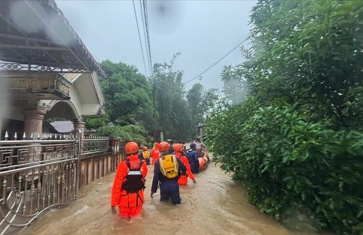 Sri Lanka’yı vuran Ditwah kasırgasında can kaybı 123'ü buldu 1 Sri Lanka’yı vuran Ditwah kasırgasında can kaybı 123’ü buldu