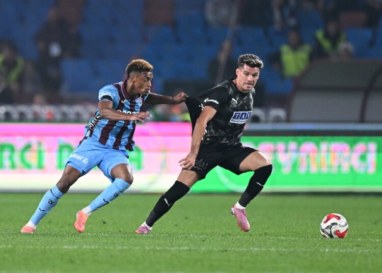 Trabzonspor - Alanyaspor berabere kaldı: Hagi'in oğlundan babasını hatırlatan gol 1 Trabzonspor – Alanyaspor berabere kaldı: Hagi’in oğlundan babasını hatırlatan gol