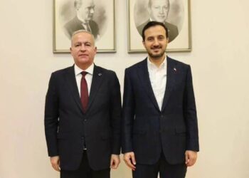 İki hafta önce HSK adayı olan Ergüneş, AK Parti İlçe Başkanı oldu