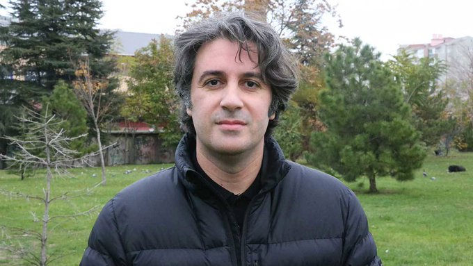 Ünlü akademisyenin hesabına yanlışlıkla 2,3 milyon lira yatırıldı 1 Ünlü akademisyenin hesabına yanlışlıkla 2,3 milyon lira yatırıldı