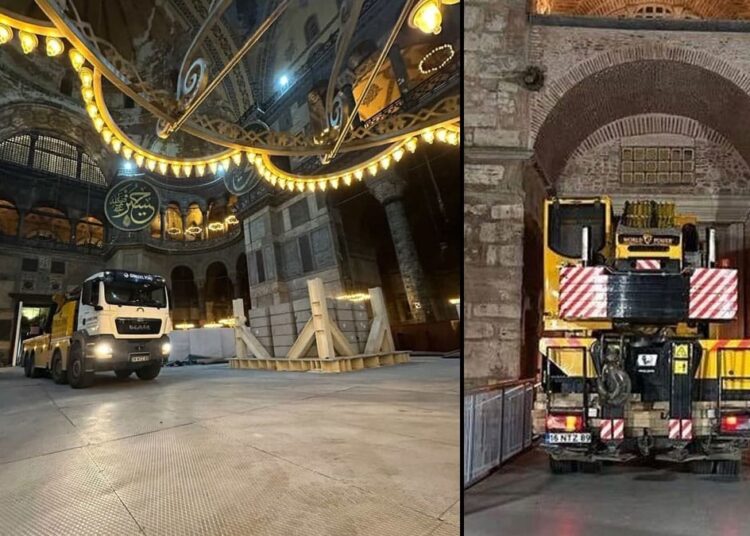 Ayasofya'daki araçlarla ilgili Vakıflar'dan açıklama: Önlemler alındı 1 Ayasofya’daki araçlarla ilgili Vakıflar’dan açıklama: Önlemler alındı