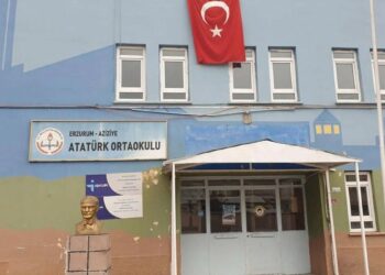 Sülfür gazı tespit edilen okulda eğitim durduruldu