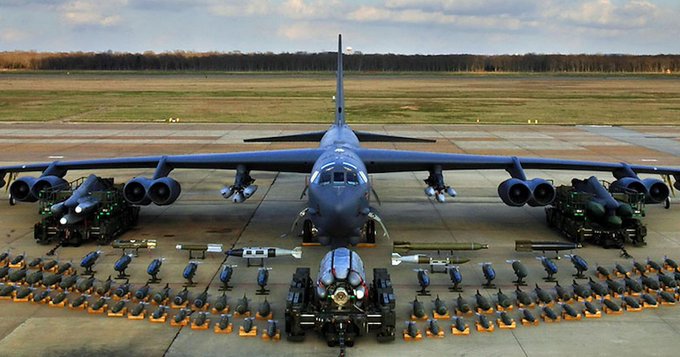 Müdahale hazırlığı mı: ABD'nin dev bombardıman uçağı Venezuela semalarında 1 Müdahale hazırlığı mı: ABD’nin dev bombardıman uçağı Venezuela semalarında