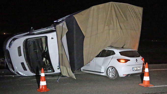 Diyarbakır'da zincirleme trafik kazası: 4 ölü, 13 yaralı 1 Diyarbakır’da zincirleme trafik kazası: 4 ölü, 13 yaralı