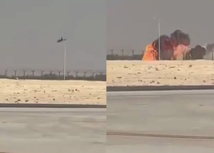 Hindistan'ın milli gururu LCA Tejas, gösteri uçuşunda çakıldı 1 Hindistan’ın milli gururu LCA Tejas, gösteri uçuşunda çakıldı