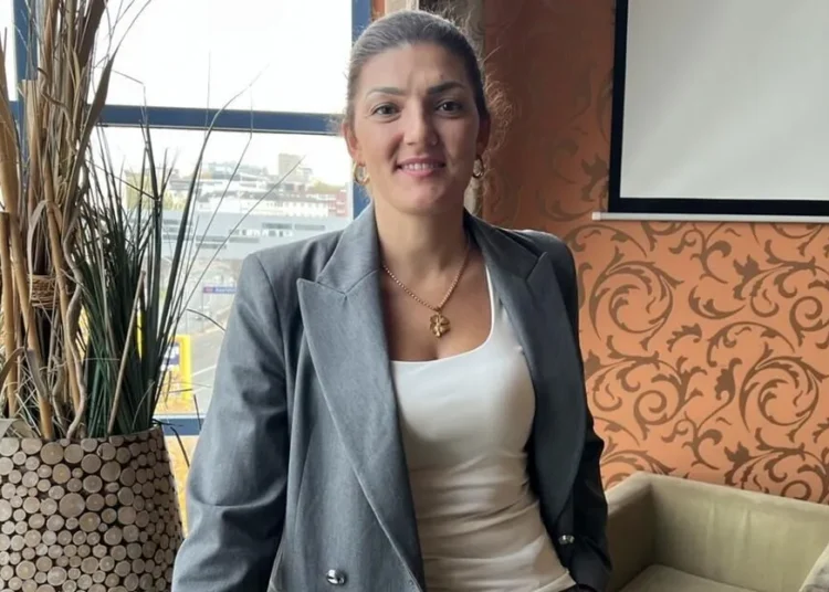 Doktor Ebru Yıldız, Almanya'da 'yılın kadın doktoru' seçildi 1 Doktor Ebru Yıldız, Almanya’da ‘yılın kadın doktoru’ seçildi