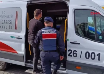 81 ilde göçmen kaçakçılığı operasyonu: 29 organizatör yakalandı