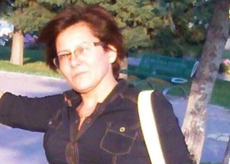 İzmirli hayvansever, evinde çıkan yangında 30 kedisiyle hayatını kaybetti 1 İzmirli hayvansever, evinde çıkan yangında 30 kedisiyle hayatını kaybetti