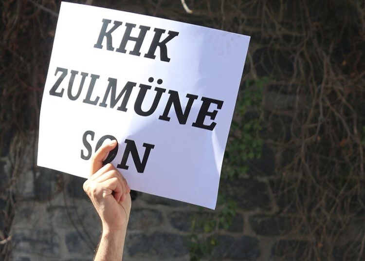 Ertuğrul Günay'dan KHK'lılara af çağrısı 1 Fatma Zehra Fidan yazdı I Devlet KHK’lılarla da barışırsa…