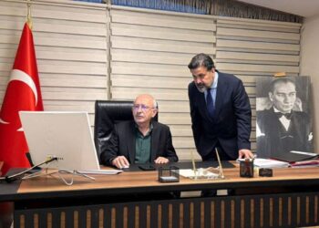 Kemal Kılıçdaroğlu yeni ofisini açtı