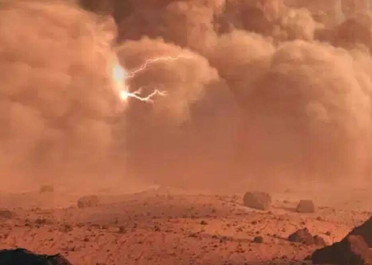 NASA’nın aracı Mars’ta şimşek ve gök gürültüsü tespit etti