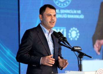 Depremzedelere evleri yıl sonuna kadar teslim edilecek